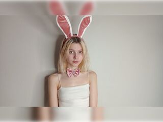 naked girl with webcam masturbating with vibrator IreneMelany