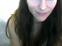 Petite brunette, curvy, who wishes to experience delightful moments of sharing and pleasure. Don