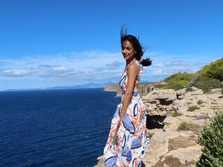 girl fingering pussy Gaenor