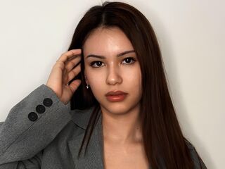 girl showing tits HermaCovel