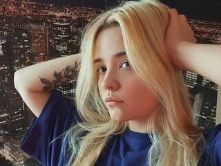 hot chat room MonnieMoniz