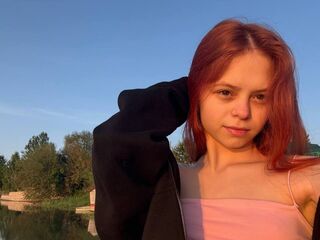 cam girl masturbating with vibrator RebaDoty