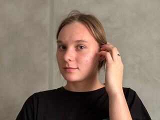 porn cam ChrystalNoury