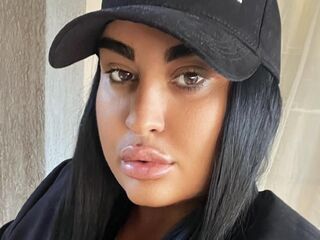 naked camgirl masturbating DesyreeDawson