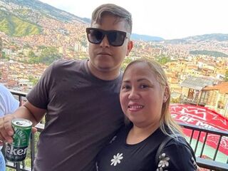 camcouple playing with dildo SoffiaAndLucas