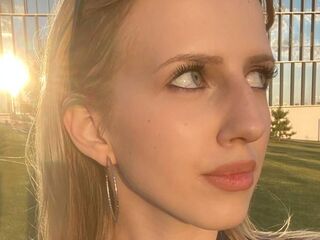 cam slut AishaSpringstead