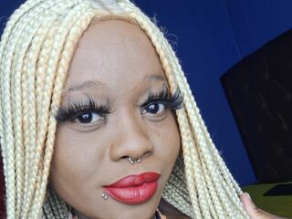 camslut showing tits AkeliaHampson