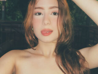 camgirl masturbating with vibrator AntonellaLee