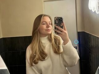 camgirl live AryaThomas