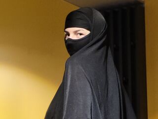 naked girl with cam BiaBlack