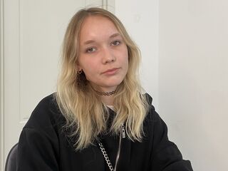 masturbating webcamgirl BonnieRad