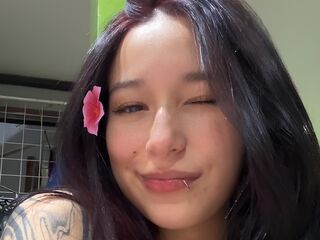 naked webcamgirl picture CamiLewit