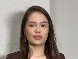 naked girl with cam fingering CammieLosecco