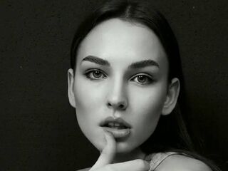 masturbating webcamgirl CariGugliuzza