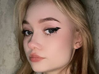 webcam girl CecilyBurnard