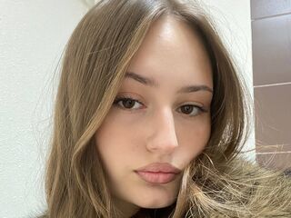sexy webcamgirl ChauPoling