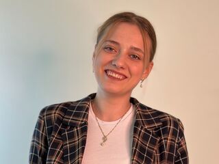 closeup web cam CherieVanmatre