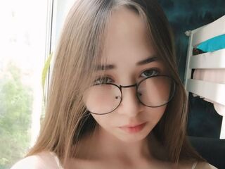 topless webcamgirl ChloeDreams