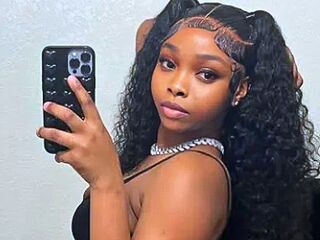 free live chatroom ChristabelBella