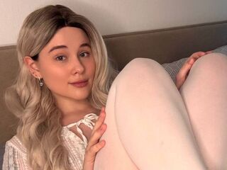 naked webcam girl picture DeluaMoon