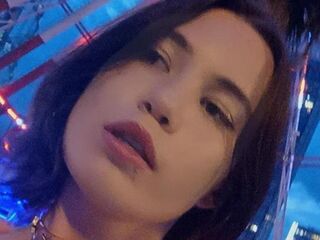 topless webcamgirl EdenHoon