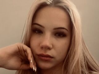 camgirl masturbating with vibrator EleonoraTutuska