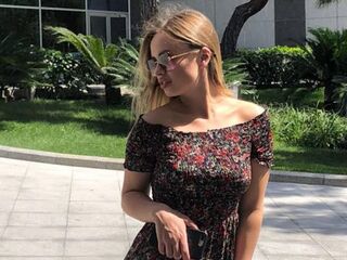 adultcam EmileeBeyale