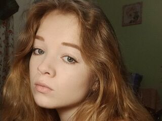 cam girl playing with dildo ErlineGrief