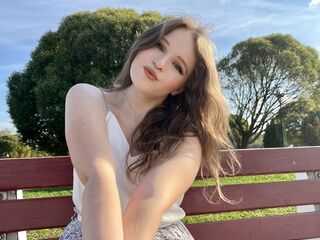 hot cam play EssyMilton