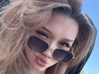 shaved pussy webcam GailMayette