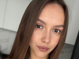 topless webcam girl GeralynSchuck