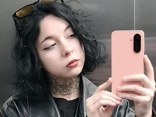 naked cam girl fingering pussy GildaHudok