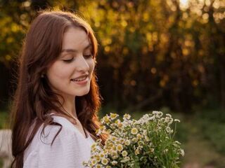 naughty cam girl fingering pussy GildedOlivia