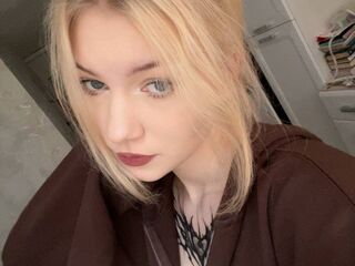 camwhore spreading pussy HellenHornny