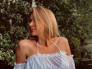 naked webcam girl masturbating InaStark