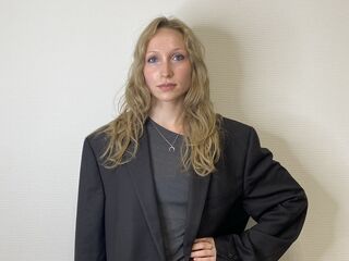 topless webcamgirl IrinaVelzeboer
