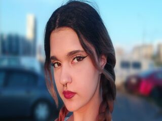 masturbating cam girl IvelisseConsuelo