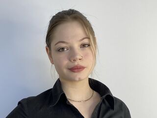 webcam girl chatroom JanuaryBuswell