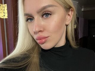 naked cam girl masturbating with dildo JudiJadore