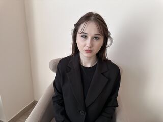 naked girl with webcam masturbating with vibrator JulietVeis