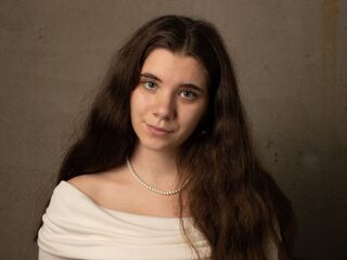 camgirl playing with vibrator KalaHemstreet