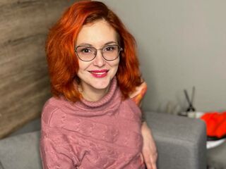 camgirl playing with dildo KarenWeiss