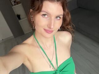 free webcam chat KarmenZeinert