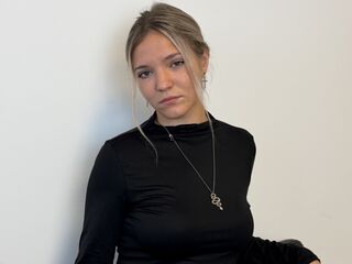 adult chat room KeiraTullier