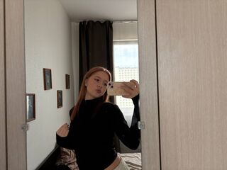 sexcam photo LennieLukasik
