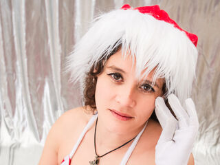 camslut showing tits LiaRobins