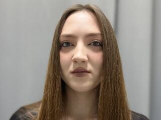 naked webcamgirl picture LisanBrown