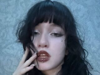 naked camgirl masturbating LouisePerrish