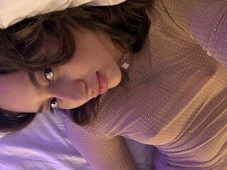 camgirl fingering bald pussy LuciBliss