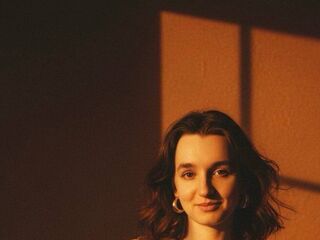 naughty camgirl masturbating with vibrator LurlineSundling